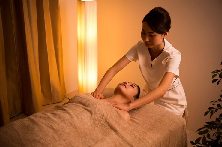 デコルテラインもきれいに施術