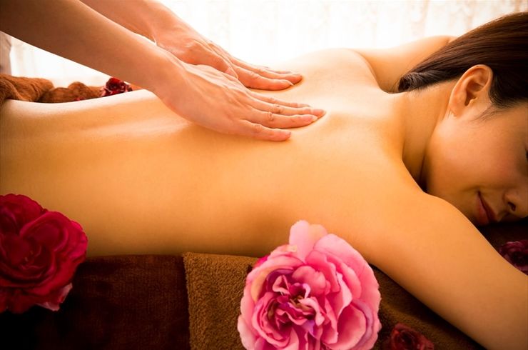 背中のマッサージ